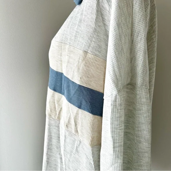🌸NWT Women’s Waffle V-Neck Collared Top. Blue/Grey/Cream. Size: Large - Picture 4 of 10